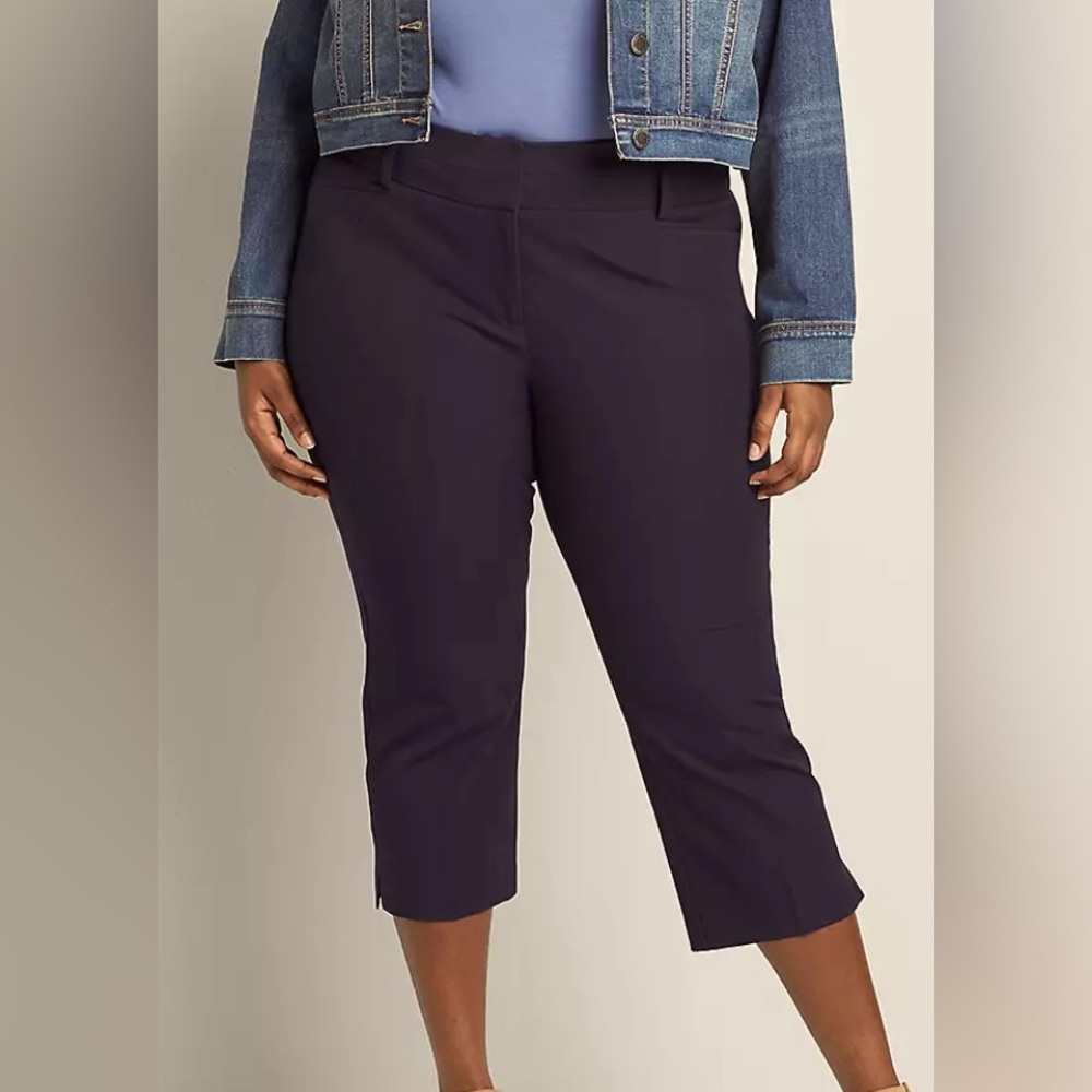 Lane Bryant - Sz 26 black Signature Fit Capri Pants